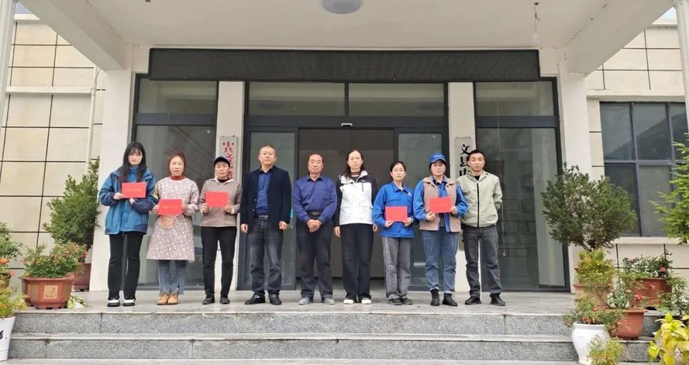 文县总工会开展农民工走访慰问活动